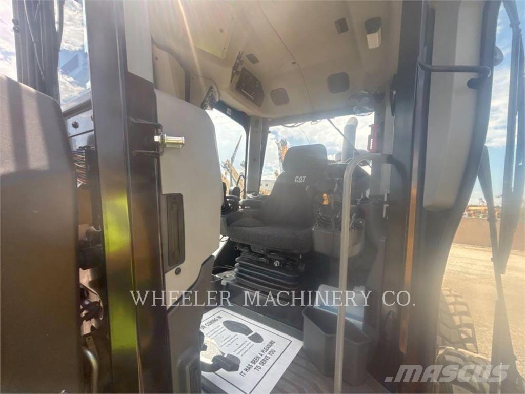CAT 150 AWD Грейдери