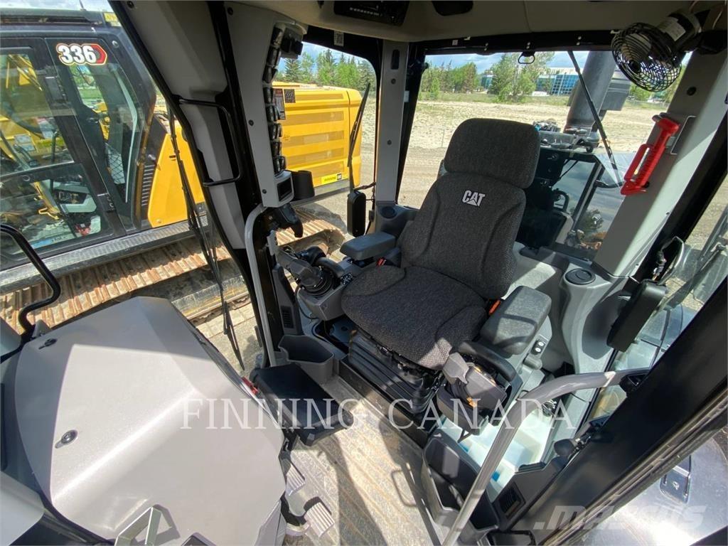 CAT 150 AWD Грейдери