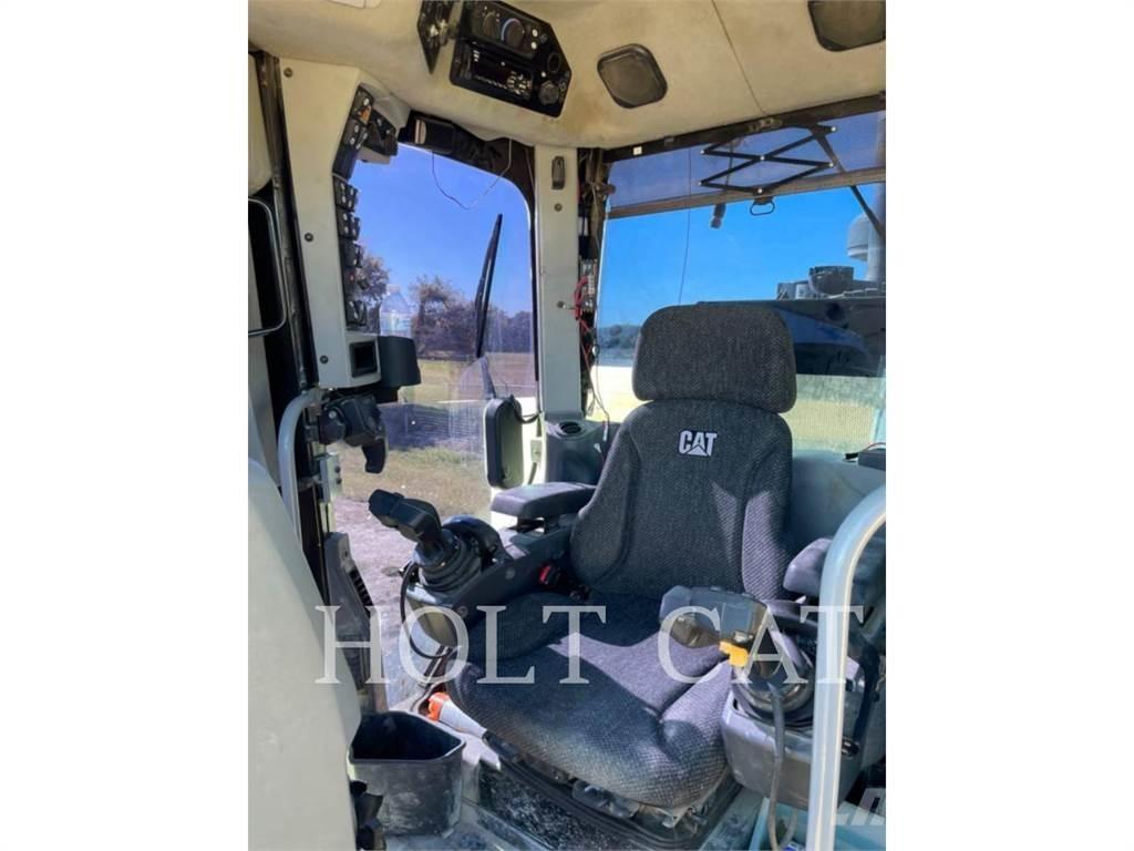 CAT 150AWD JOY Грейдери