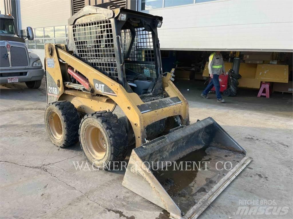 CAT 216B Міні-навантажувачі