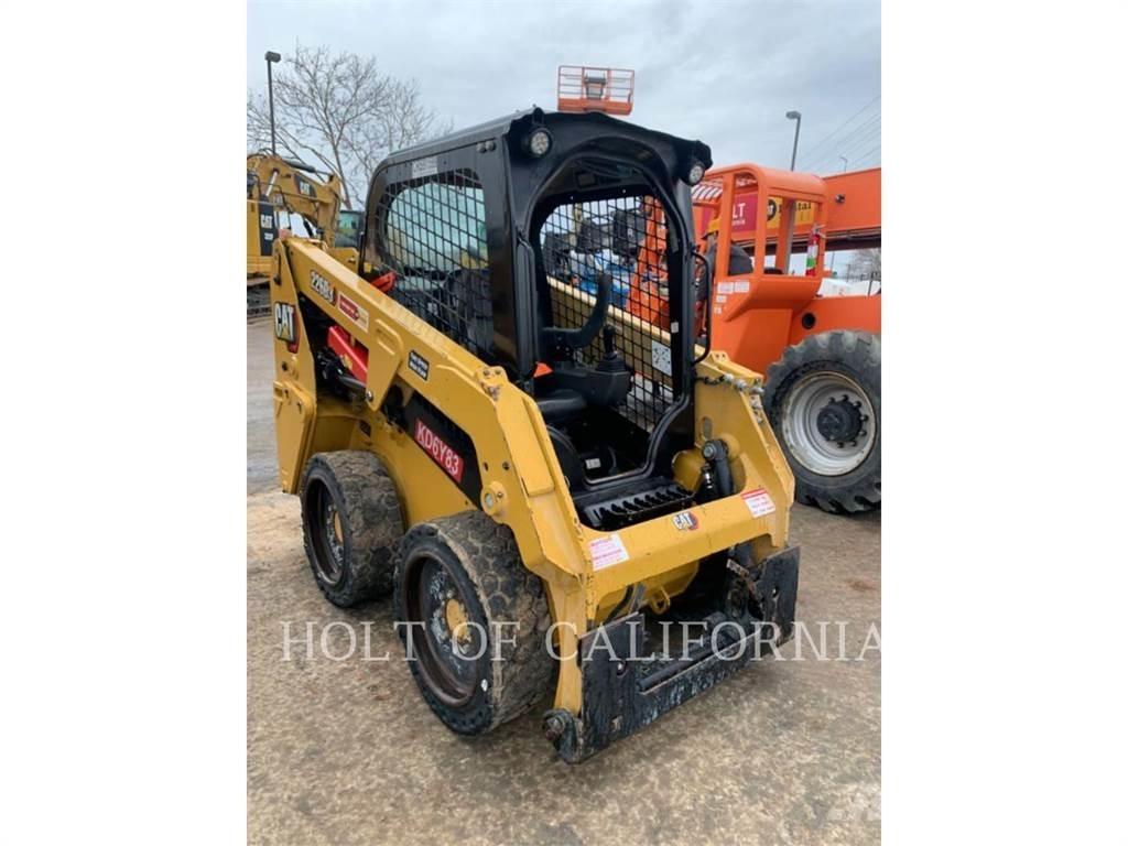 CAT 226 HF Міні-навантажувачі