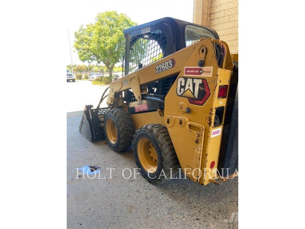 CAT 226 HF Міні-навантажувачі