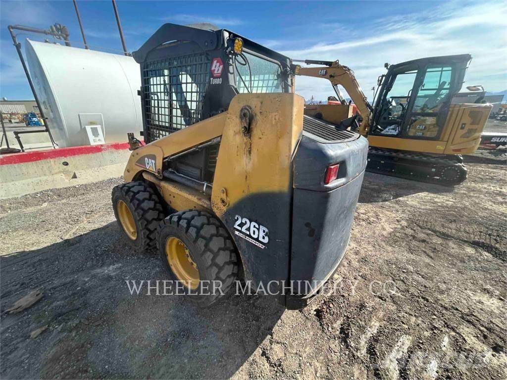 CAT 226B MA11 Міні-навантажувачі