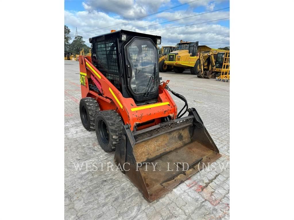 CAT 226B3 Міні-навантажувачі