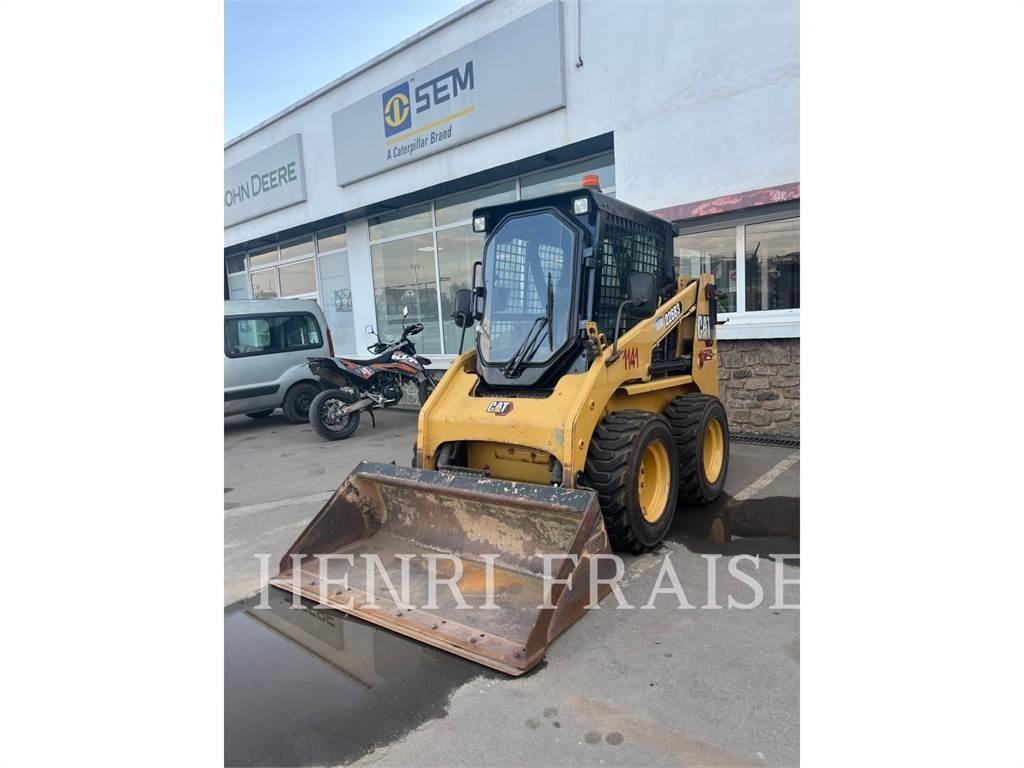 CAT 226B3 Міні-навантажувачі