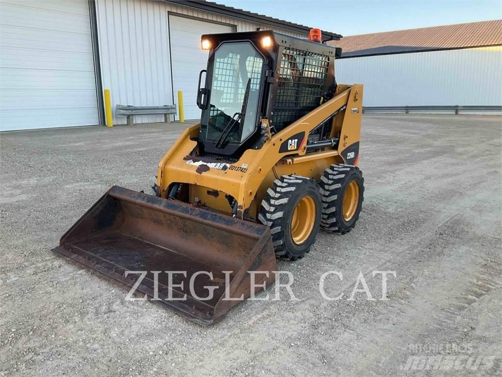 CAT 226B3 Міні-навантажувачі