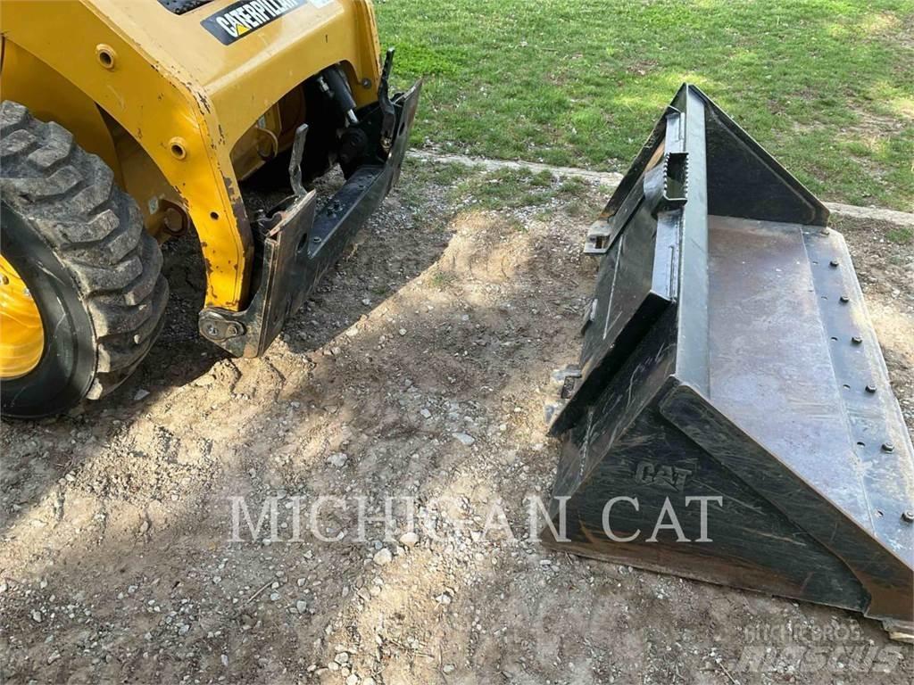 CAT 226B3 C Міні-навантажувачі