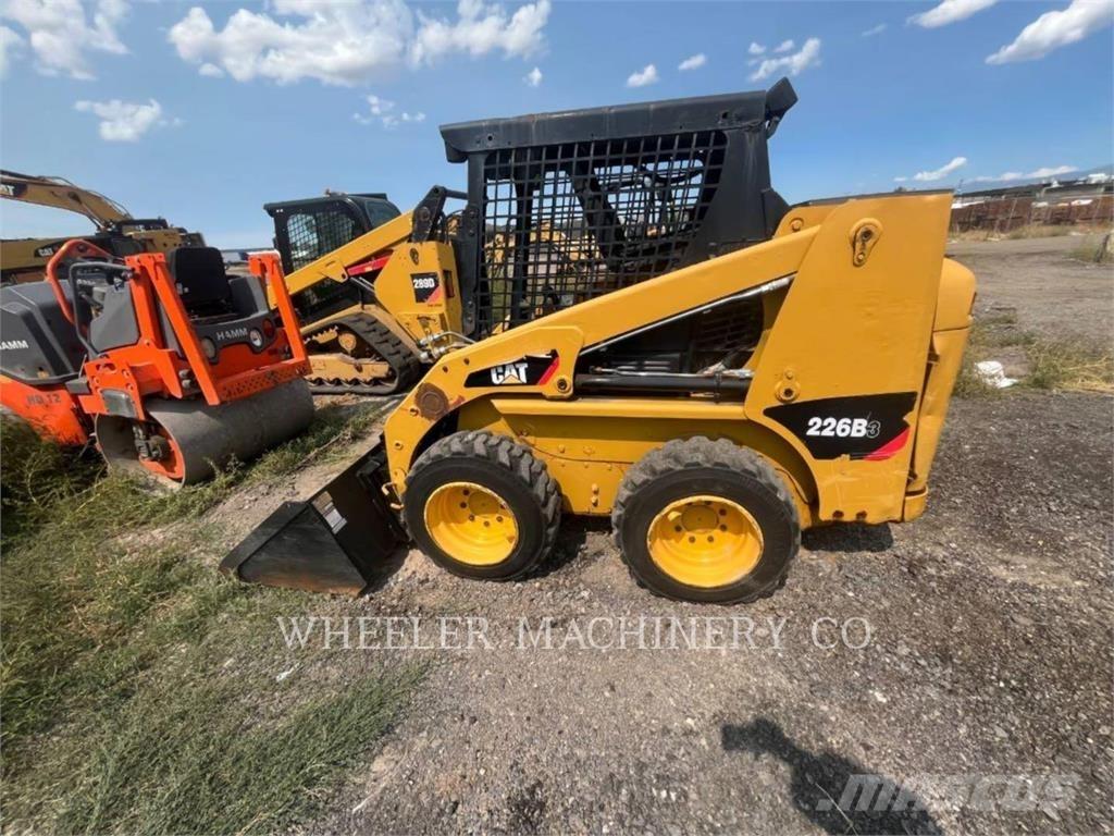 CAT 226B3 C3 Міні-навантажувачі