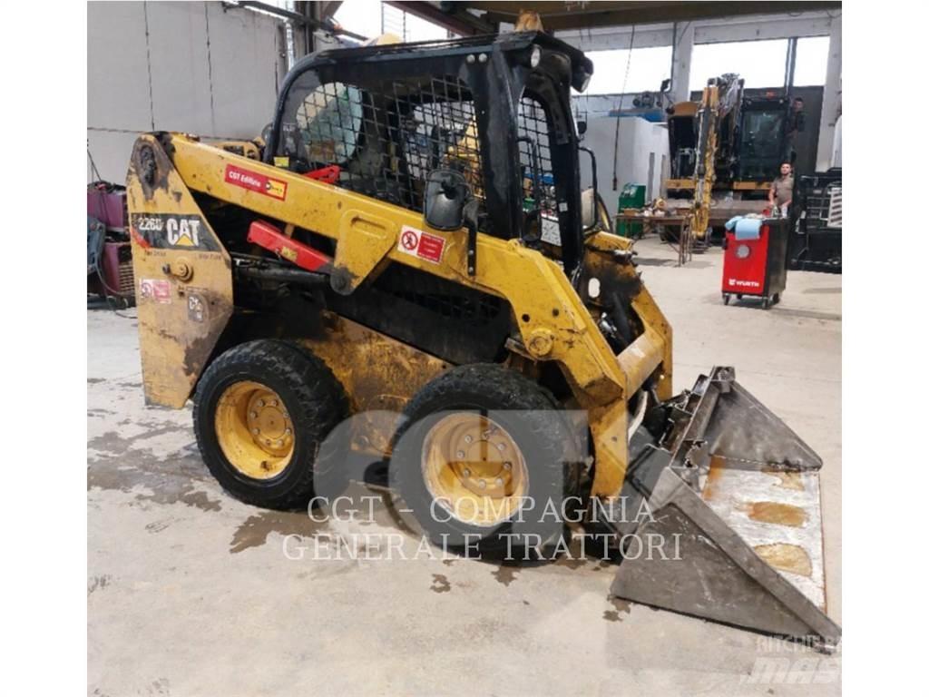 CAT 226D Міні-навантажувачі