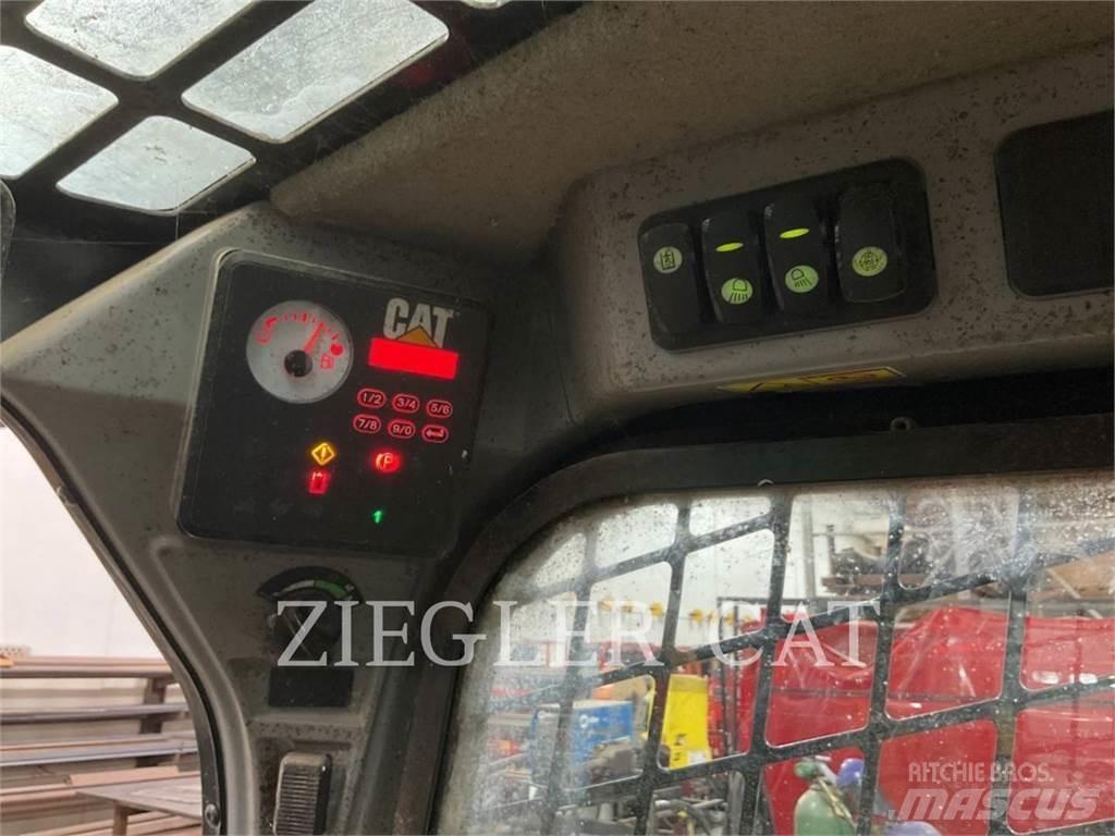 CAT 226D Міні-навантажувачі