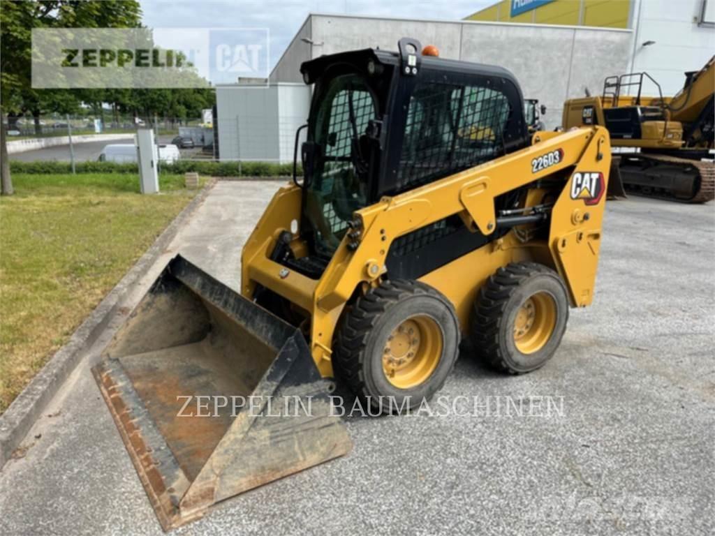 CAT 226D Міні-навантажувачі