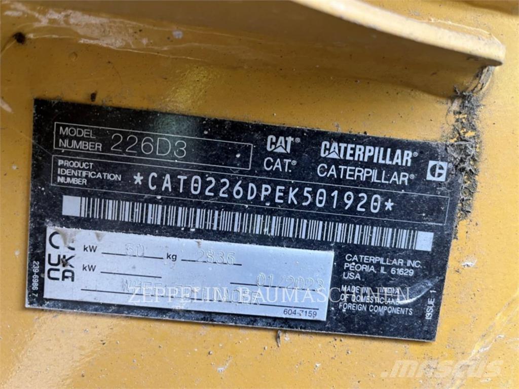 CAT 226D Міні-навантажувачі