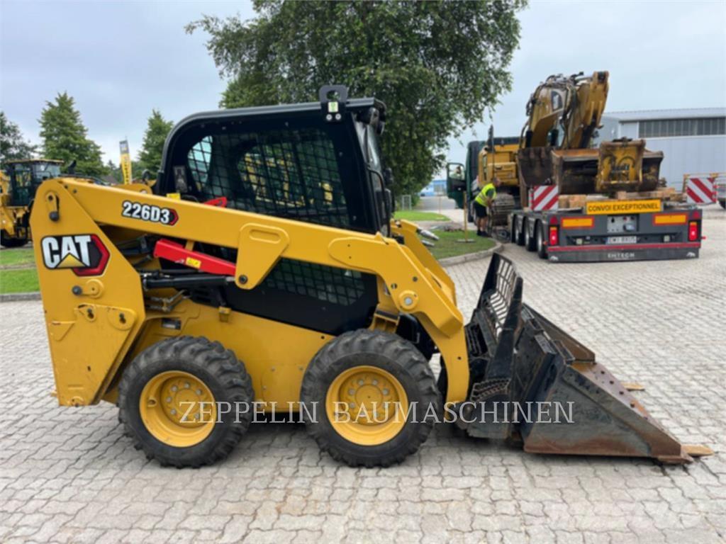 CAT 226D Міні-навантажувачі
