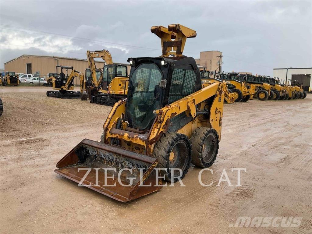 CAT 226D Міні-навантажувачі