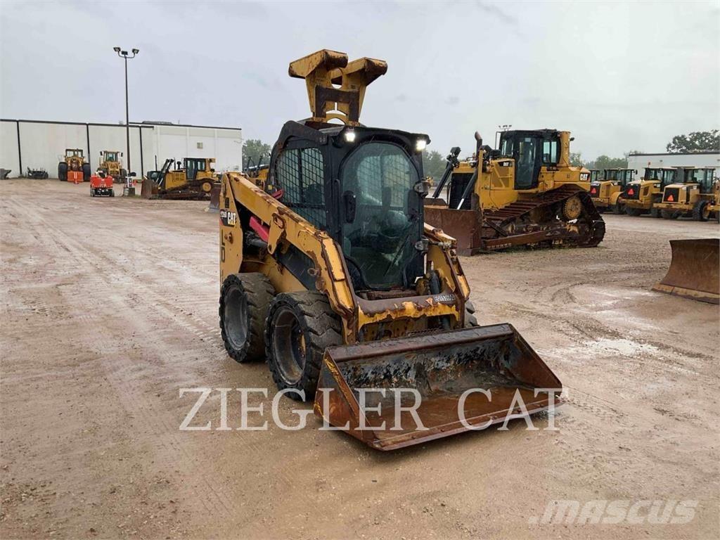 CAT 226D Міні-навантажувачі