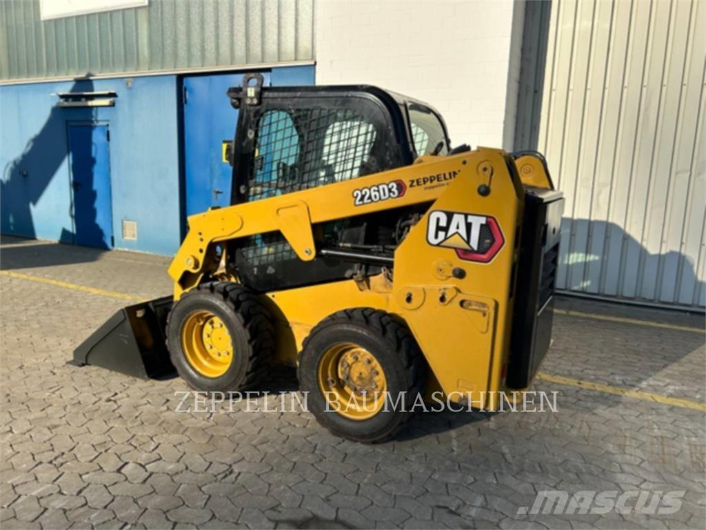 CAT 226D Міні-навантажувачі