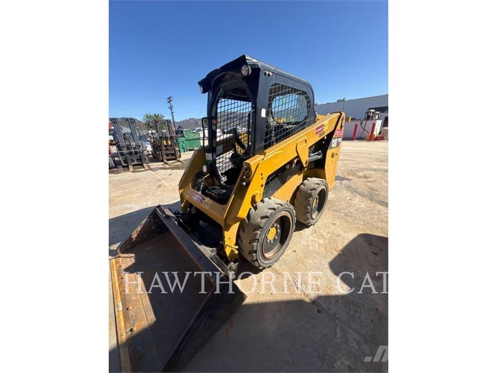 CAT 226D Міні-навантажувачі