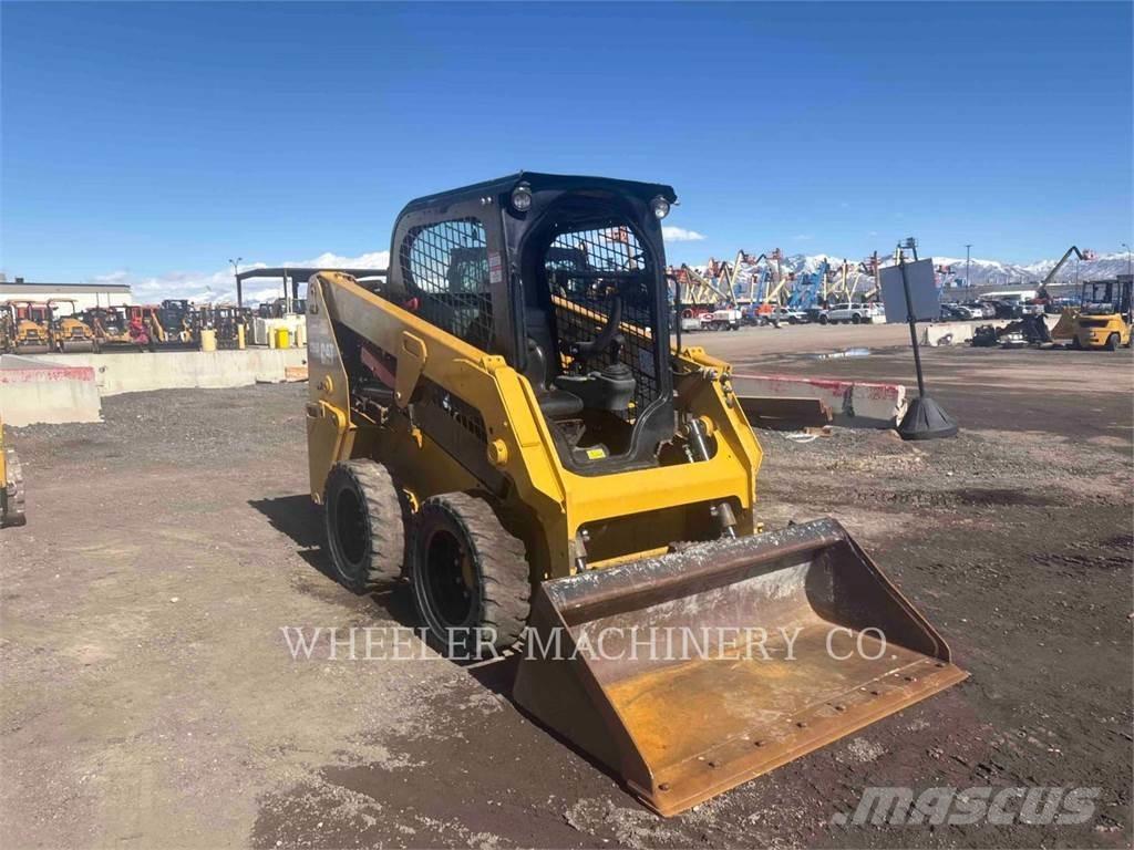 CAT 226D C1-H2 Міні-навантажувачі