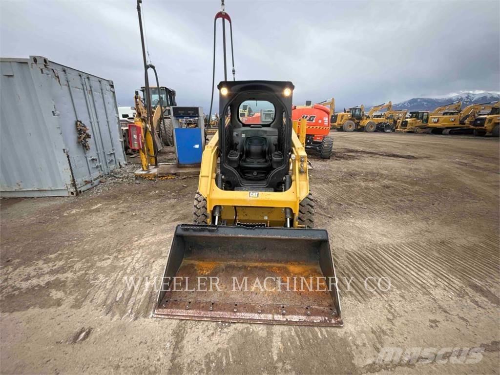 CAT 226D C1-H2 Міні-навантажувачі