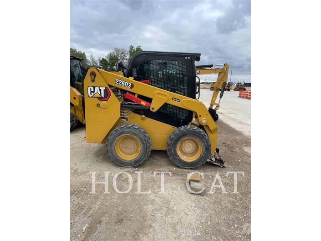 CAT 226D CAB Міні-навантажувачі
