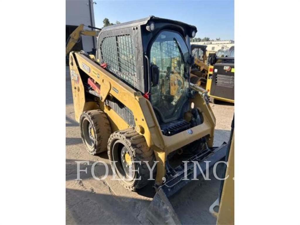 CAT 226D3 Міні-навантажувачі