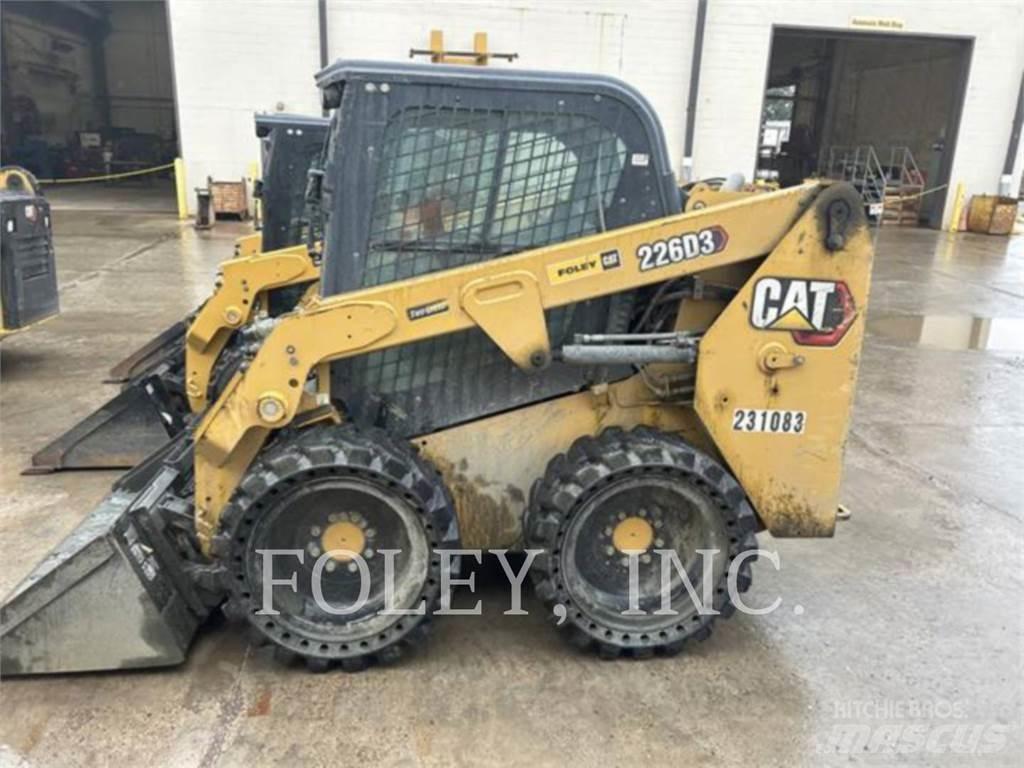 CAT 226D3 Міні-навантажувачі