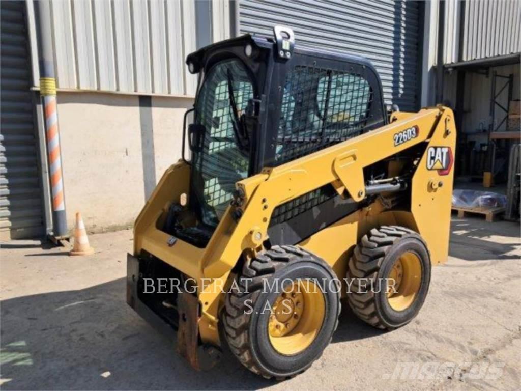 CAT 226D3 Міні-навантажувачі