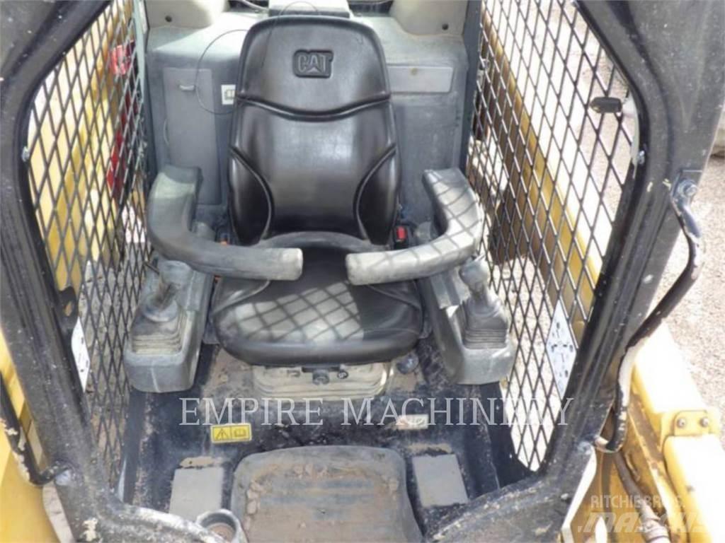 CAT 226D3 Міні-навантажувачі
