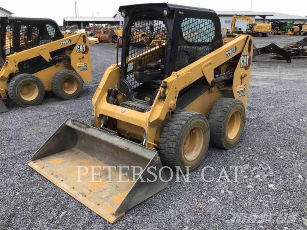 CAT 226D3 Міні-навантажувачі