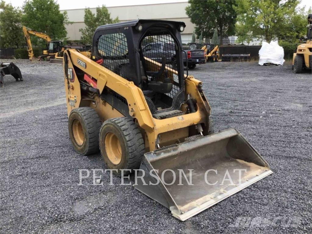 CAT 226D3 Міні-навантажувачі