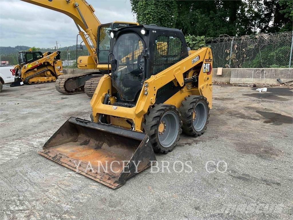 CAT 226D3 Міні-навантажувачі