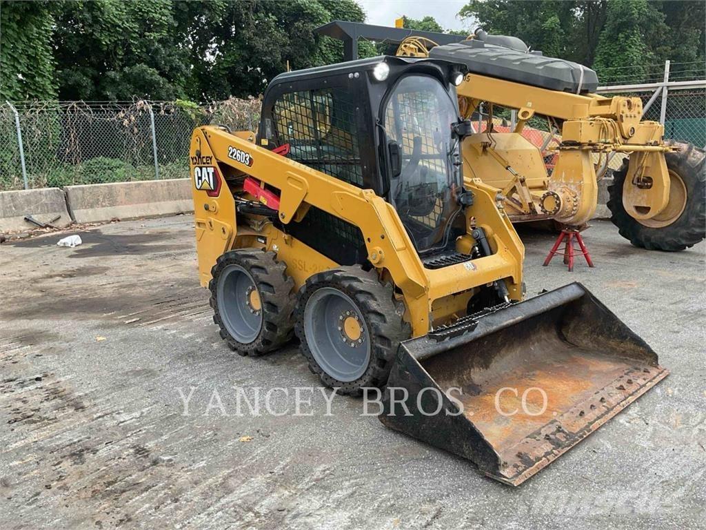 CAT 226D3 Міні-навантажувачі
