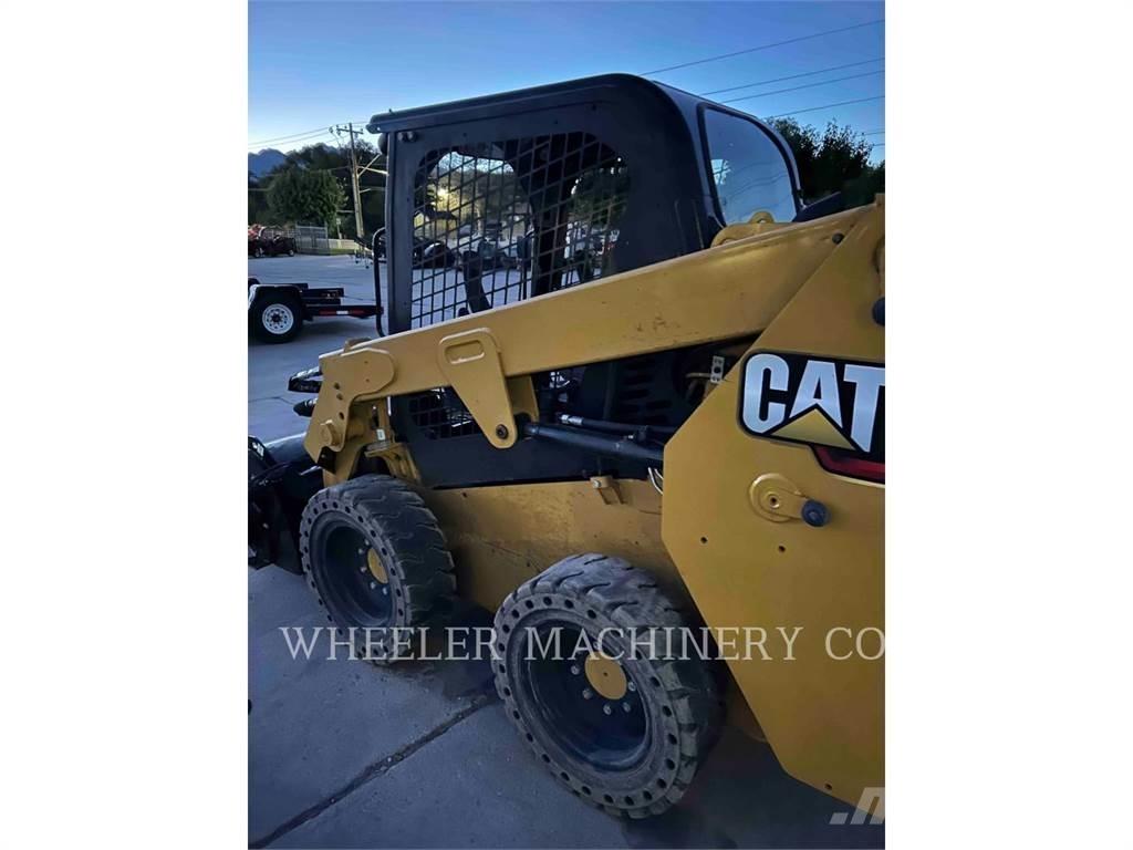 CAT 226D3 C1H2 Міні-навантажувачі