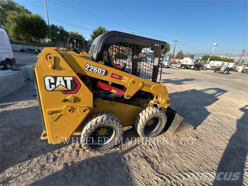 CAT 226D3 C1H2 Міні-навантажувачі