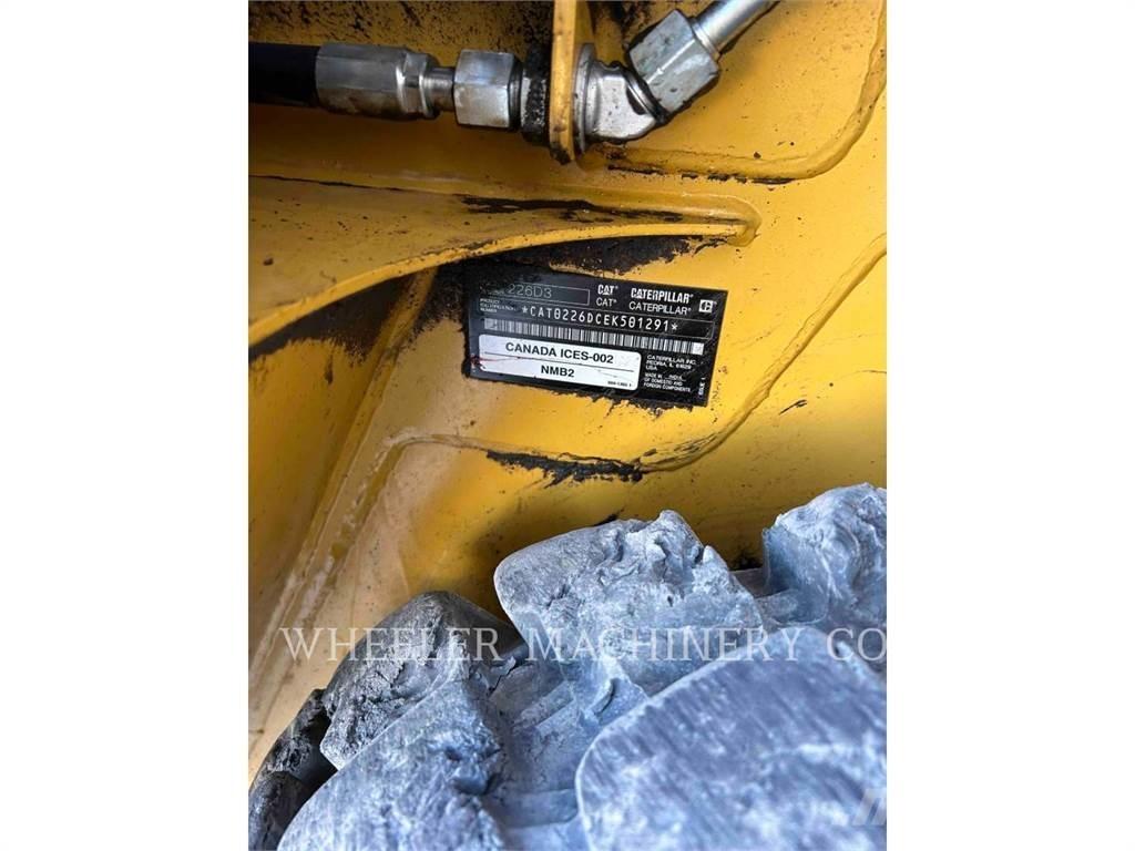 CAT 226D3 C1H2 Міні-навантажувачі