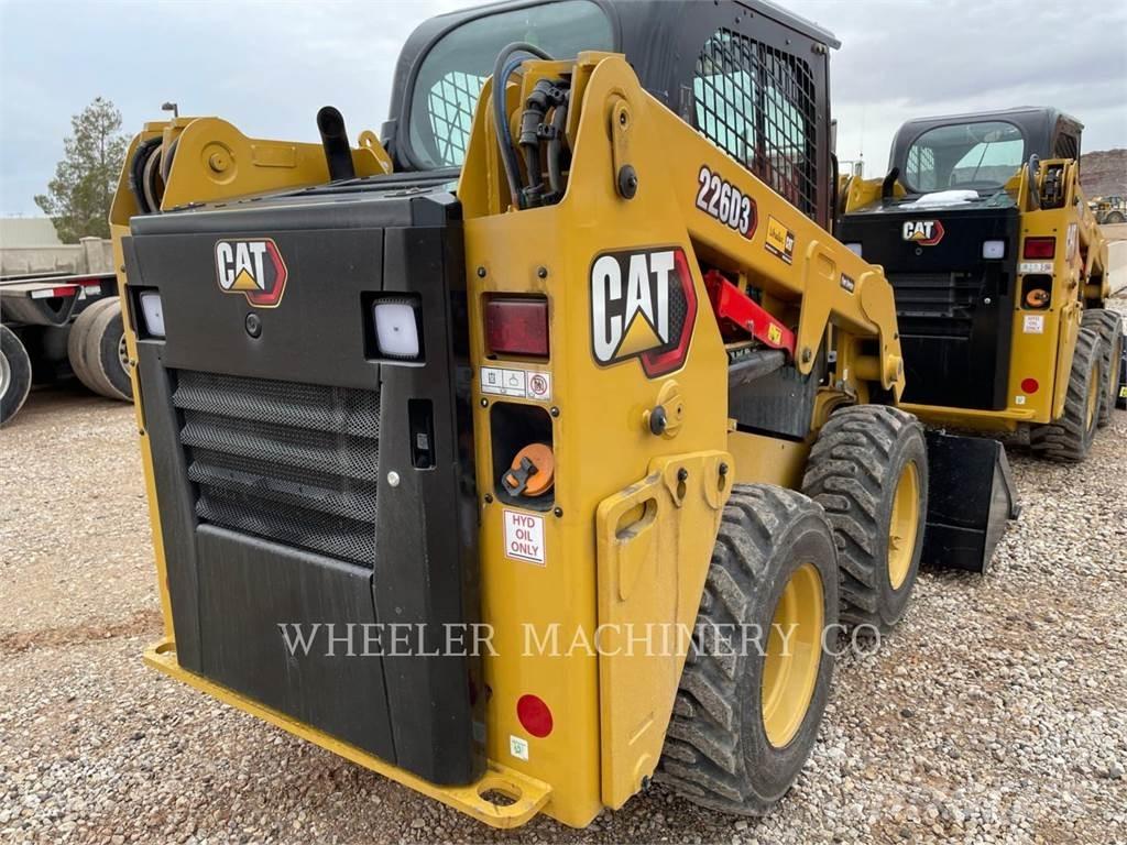 CAT 226D3 C3H2 Міні-навантажувачі
