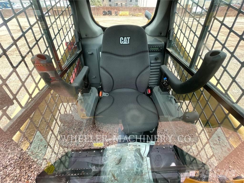 CAT 226D3 C3H2 Міні-навантажувачі