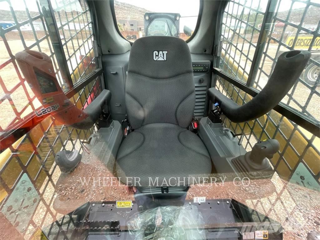 CAT 226D3 C3H2 Міні-навантажувачі