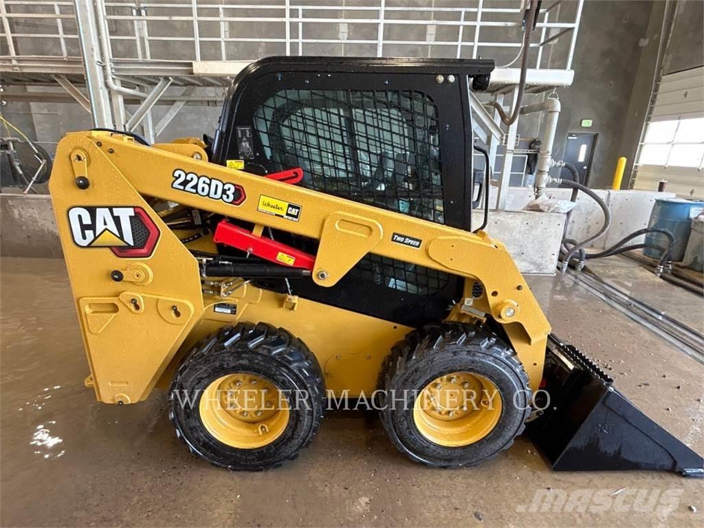CAT 226D3 C3H2 Міні-навантажувачі