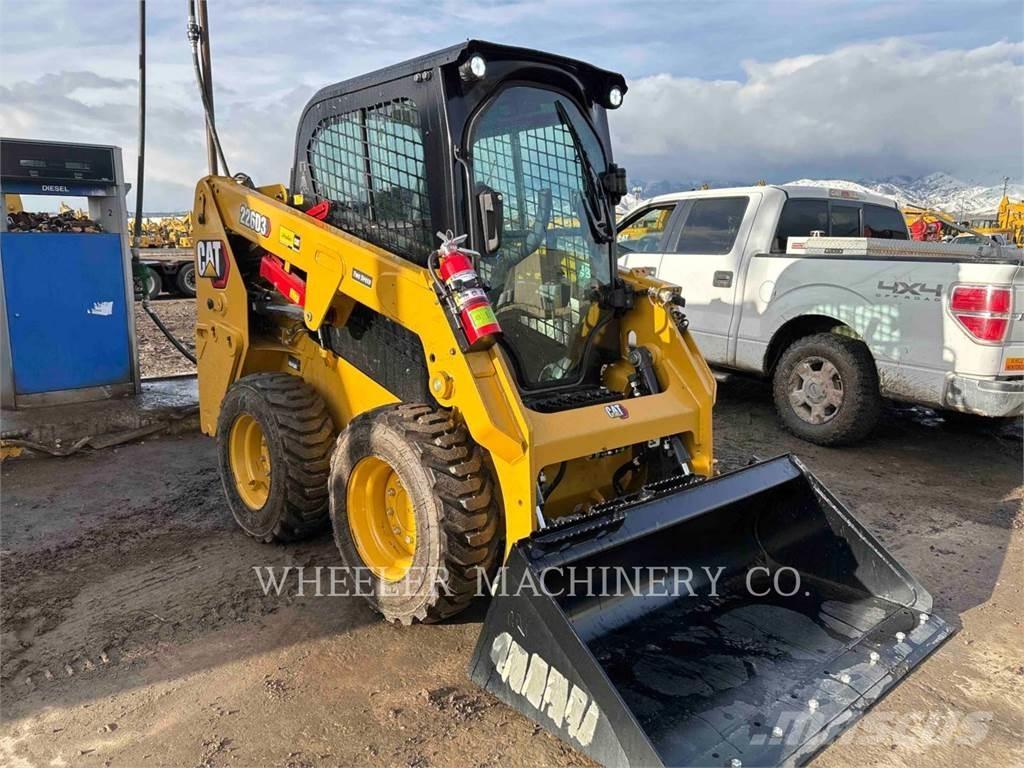 CAT 226D3 C3H2 Міні-навантажувачі