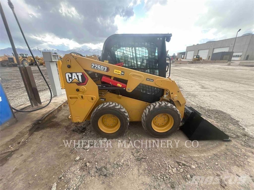CAT 226D3 C3H2 Міні-навантажувачі