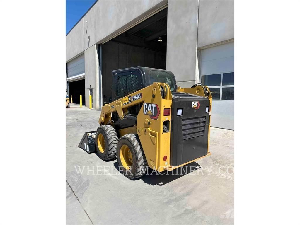 CAT 226D3 C3H2 Міні-навантажувачі