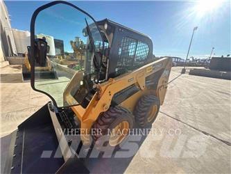 CAT 226D3 C3H2 Міні-навантажувачі
