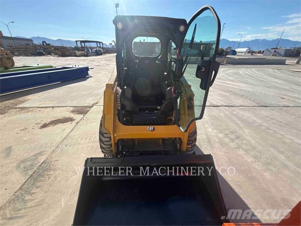 CAT 226D3 C3H2 Міні-навантажувачі