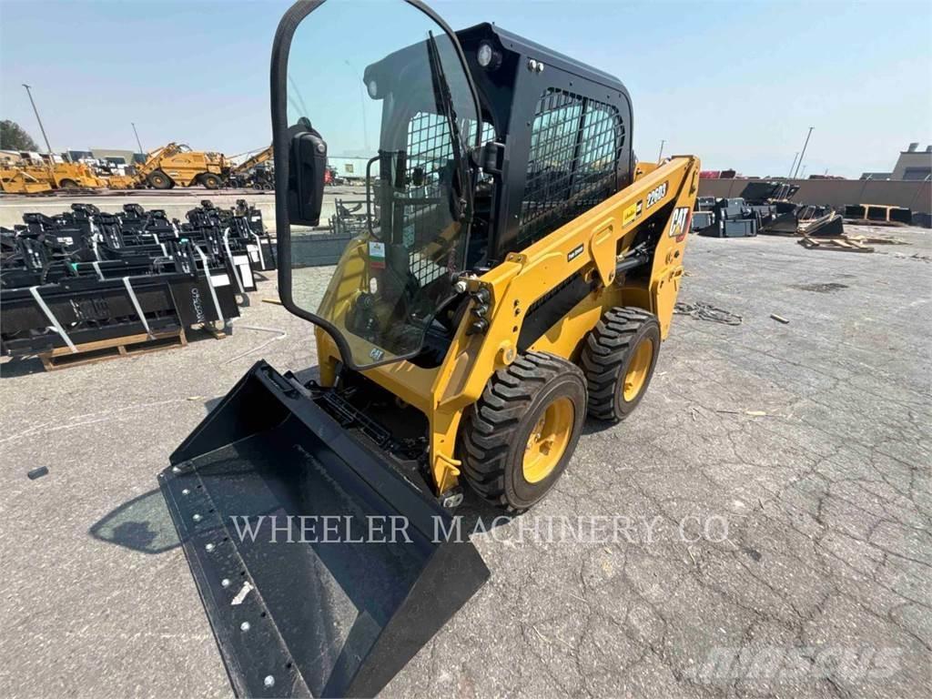 CAT 226D3 C3H2 Міні-навантажувачі