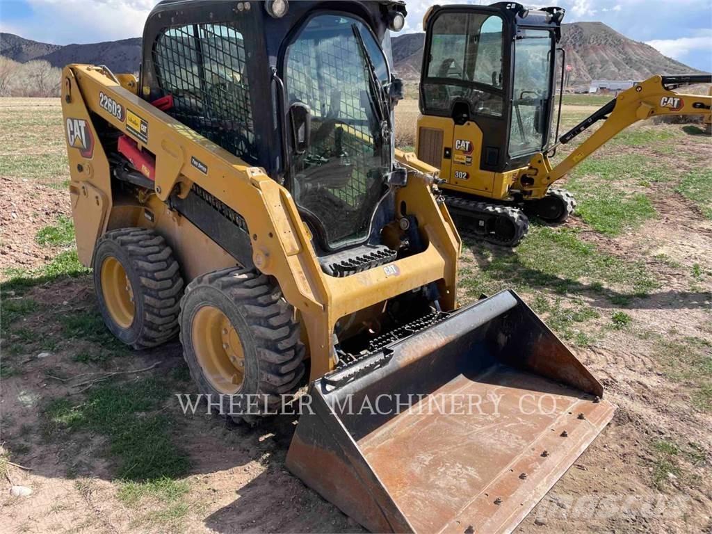 CAT 226D3 C3H2 Міні-навантажувачі