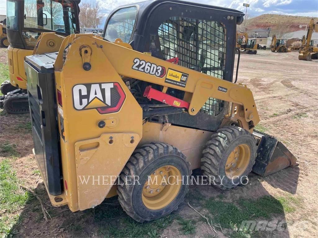 CAT 226D3 C3H2 Міні-навантажувачі