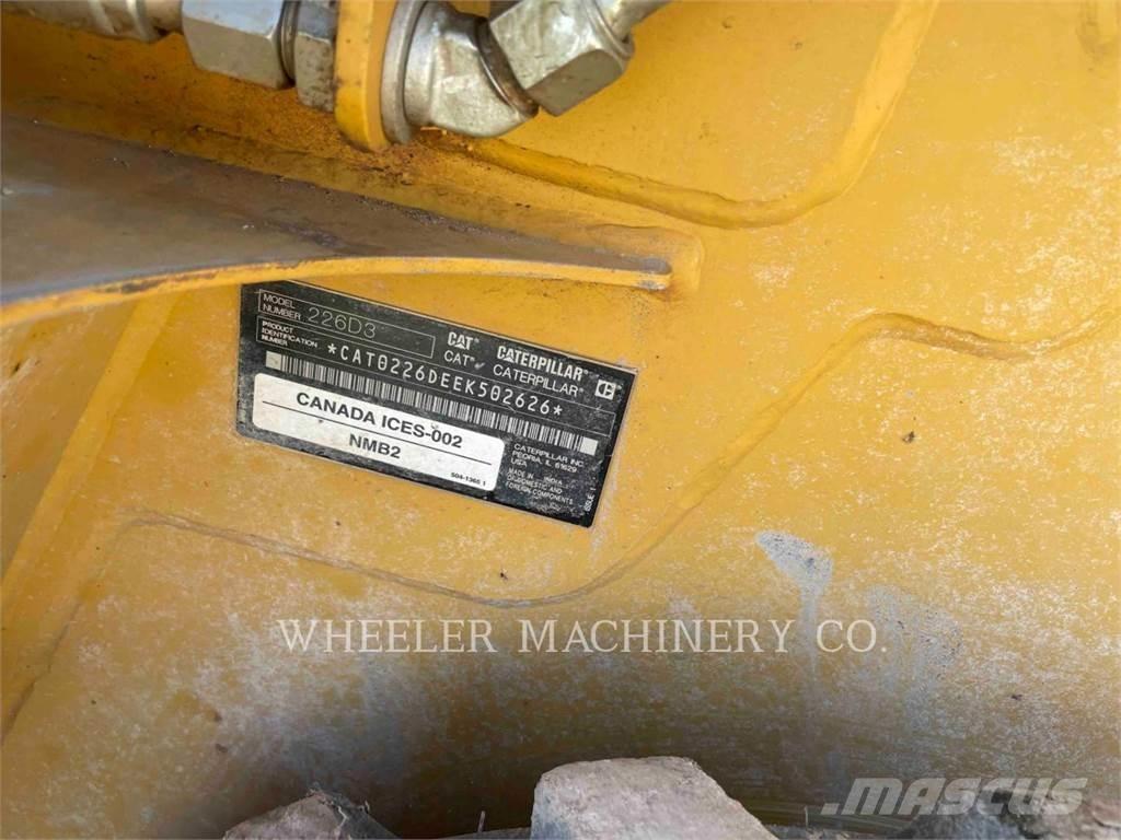 CAT 226D3 C3H2 Міні-навантажувачі