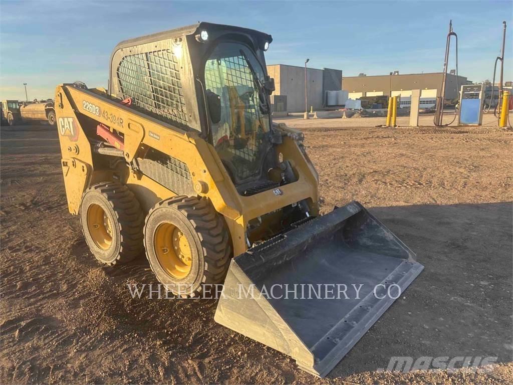 CAT 226D3 C3H2 Міні-навантажувачі
