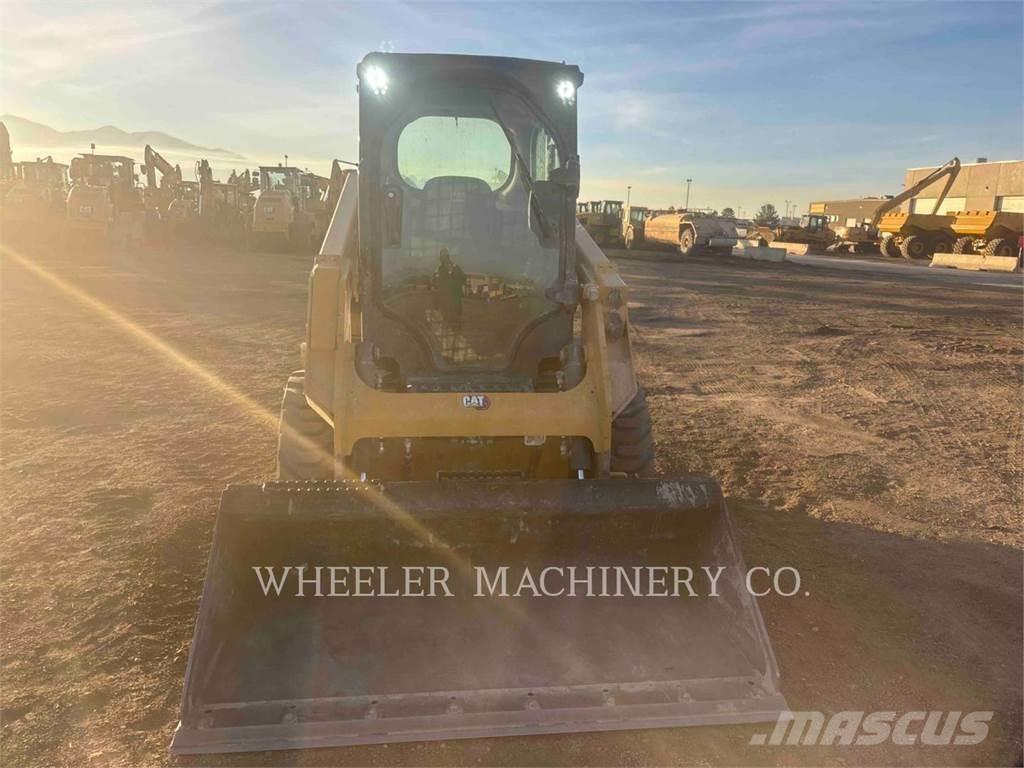 CAT 226D3 C3H2 Міні-навантажувачі